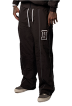 Essential Windbreaker Pants Brown